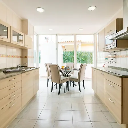 Hotel Mimosa 4 Bedroom In 4*